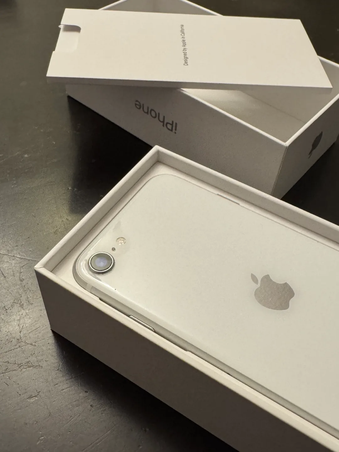 iPhone SE 2020 128GB White image indicator(3)