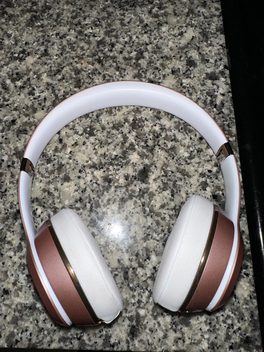 Beats by Dre Solo 3 Wireless Headphones - photo 2