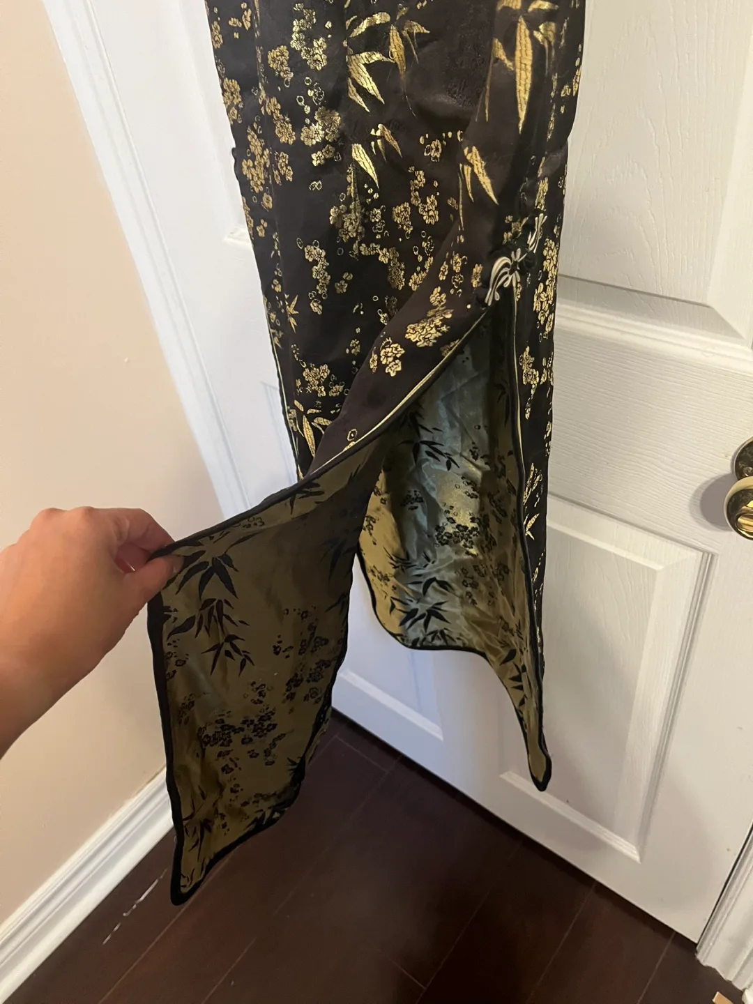 Black and Gold Cheongsam Dress image indicator(6)