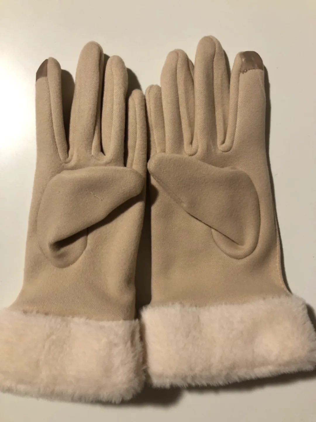 New Women's Beige Gloves with Faux Fur Cuff image indicator(3)