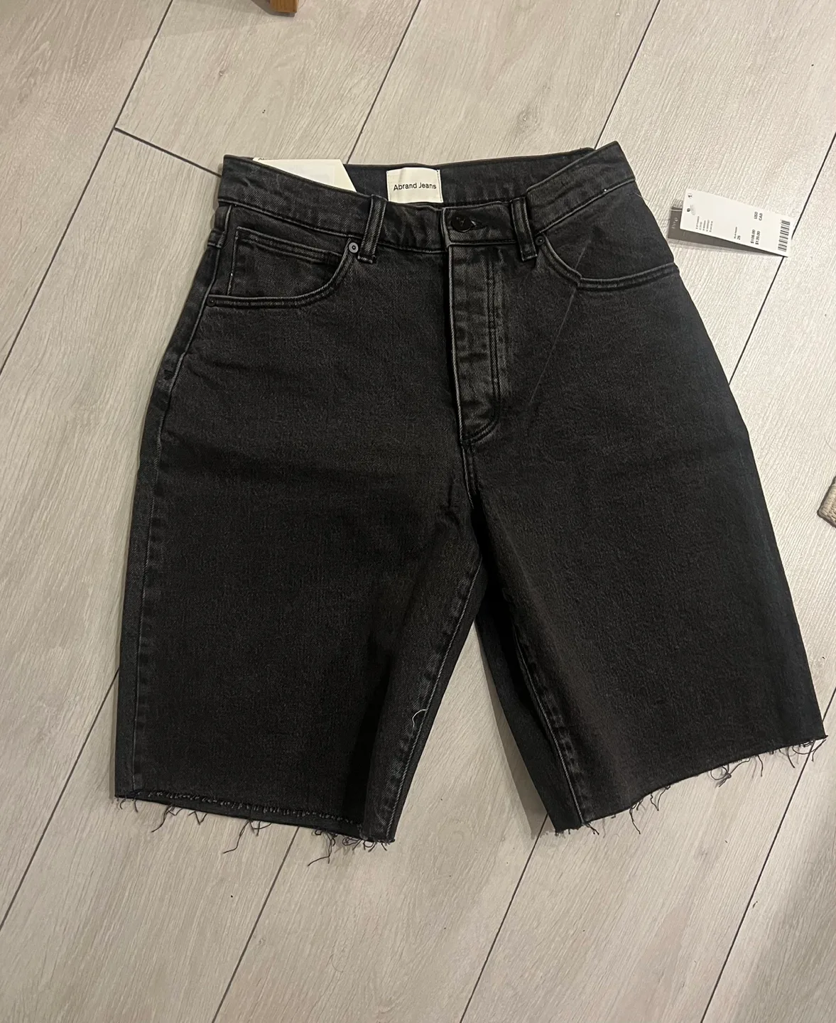 *BNWT* URBAN OUTFITTERS ABRAND JEANS denim shorts - size 26 image indicator(3)