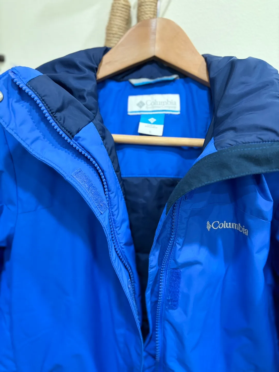 Columbia Winter Jacket- Youth, Size Small image indicator(2)