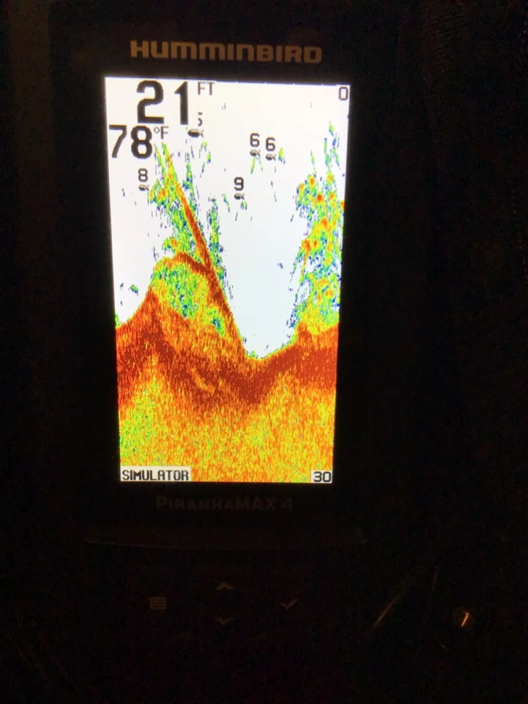 Humminbird PiranhaMax 4 Fish Finder image indicator(2)