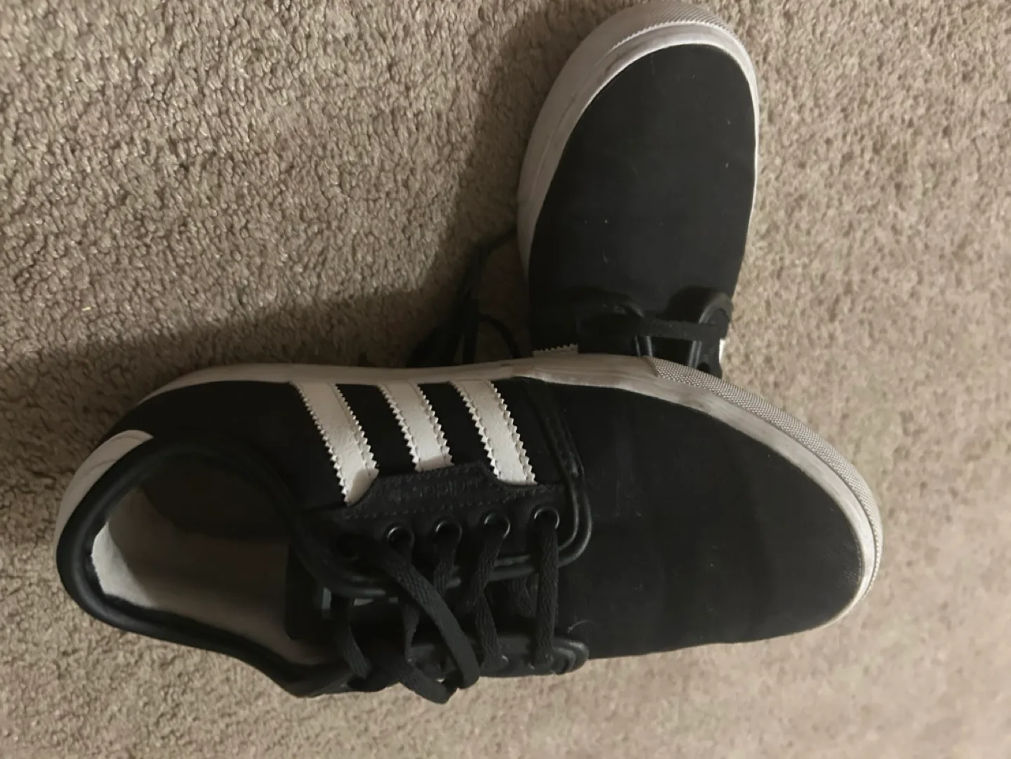 Adidas Shoes image indicator(2)