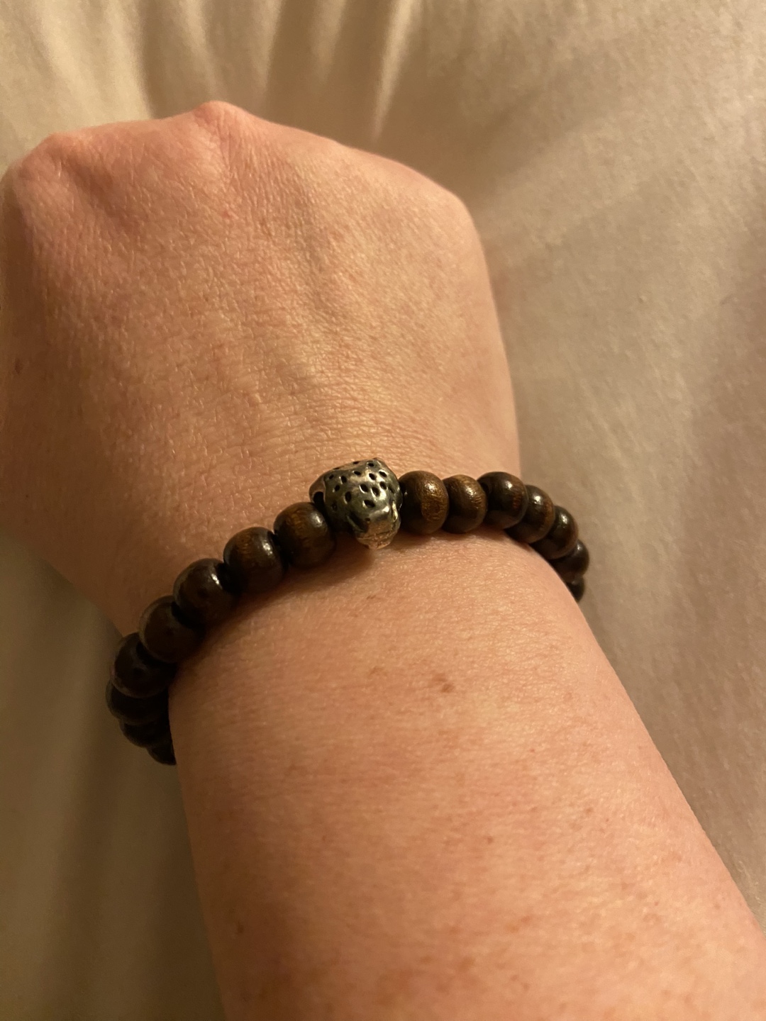 Wooden beaded bracelet with silver charm - photo 2