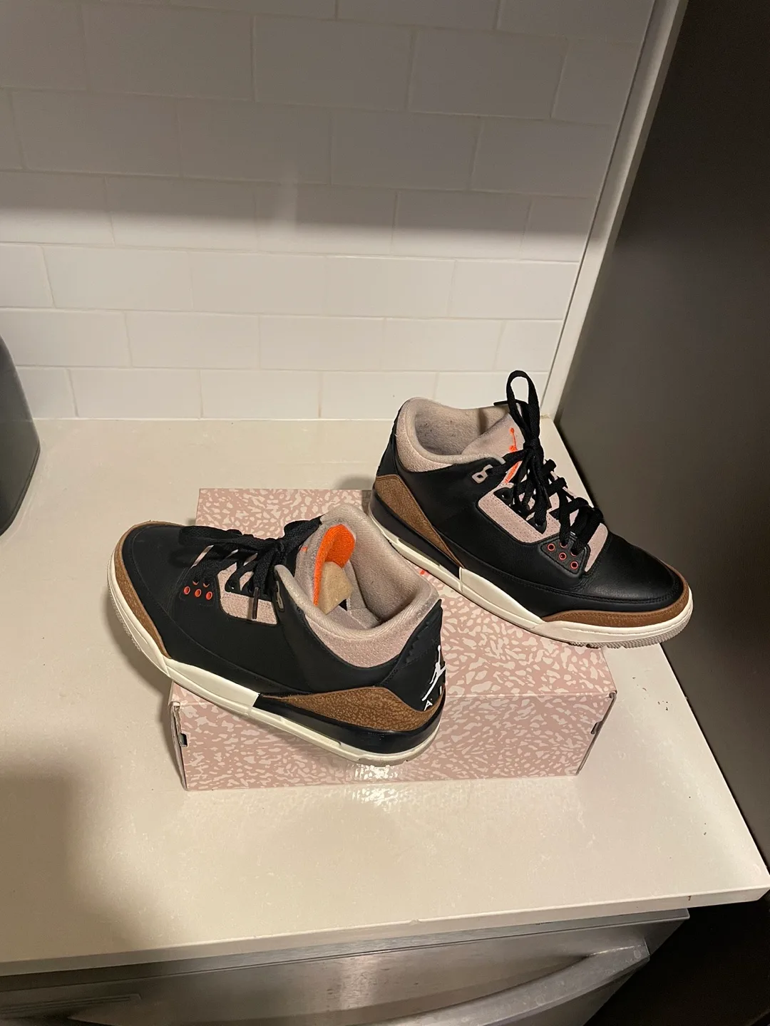 Air Jordan 3 Retro image indicator(4)