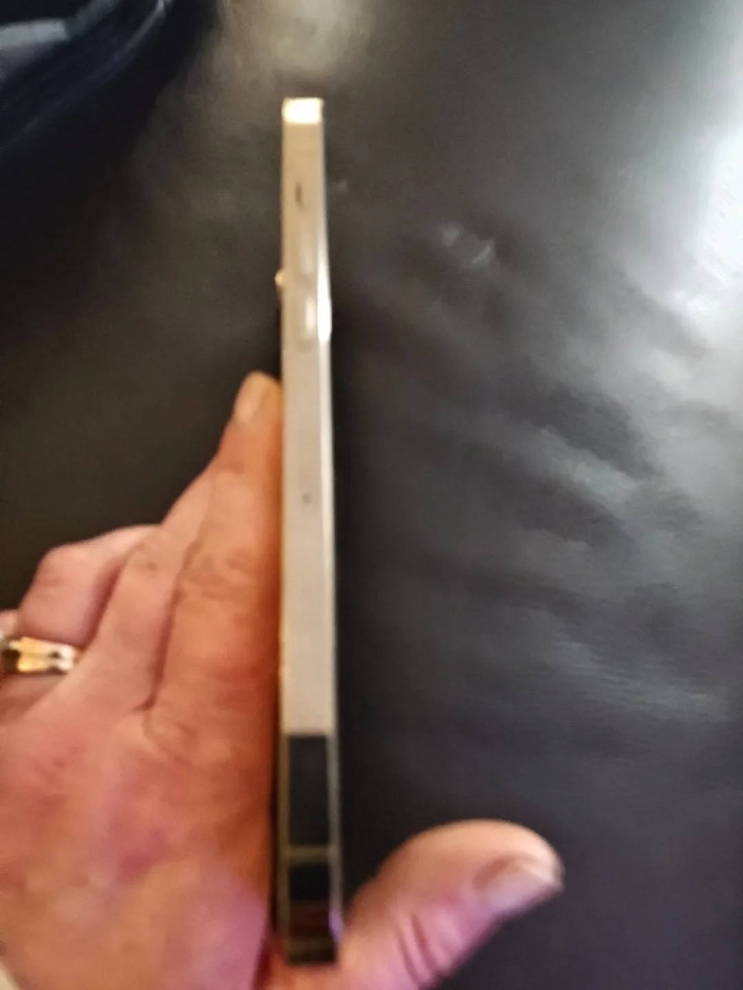 iPhone 14 Pro Max Gold 256 GB image indicator(3)