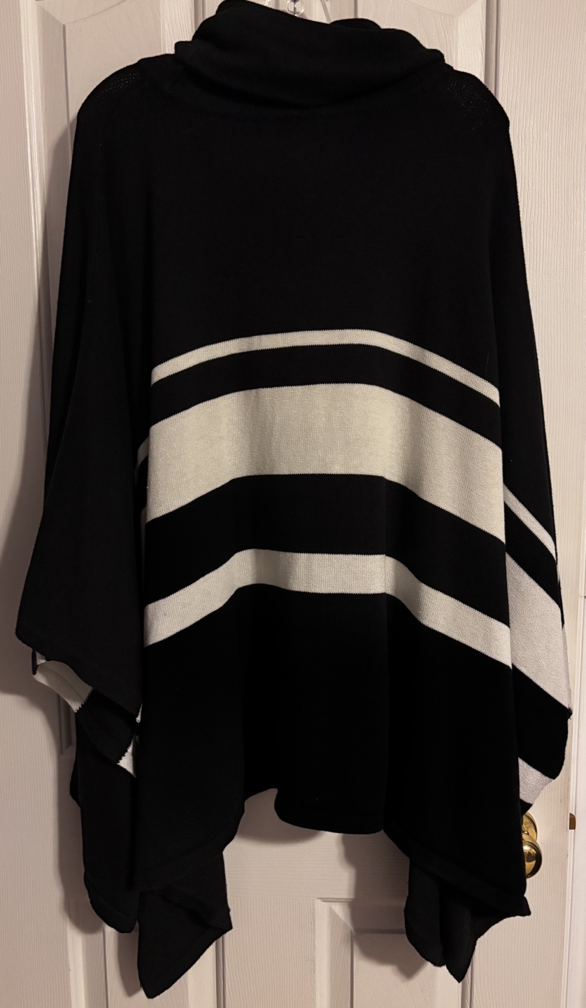 Jones New York LG/XLG Sport Black and White Stripe Poncho - photo 3