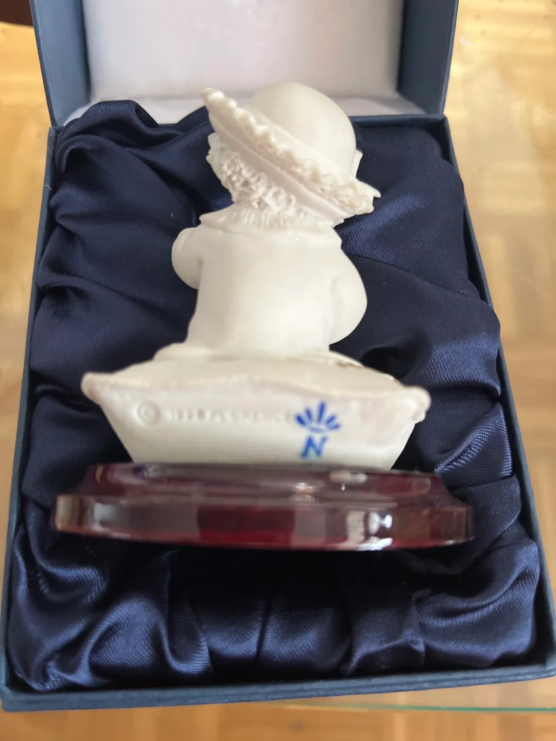 Florence Porcelain Figurine of Girl with Cat image indicator(4)