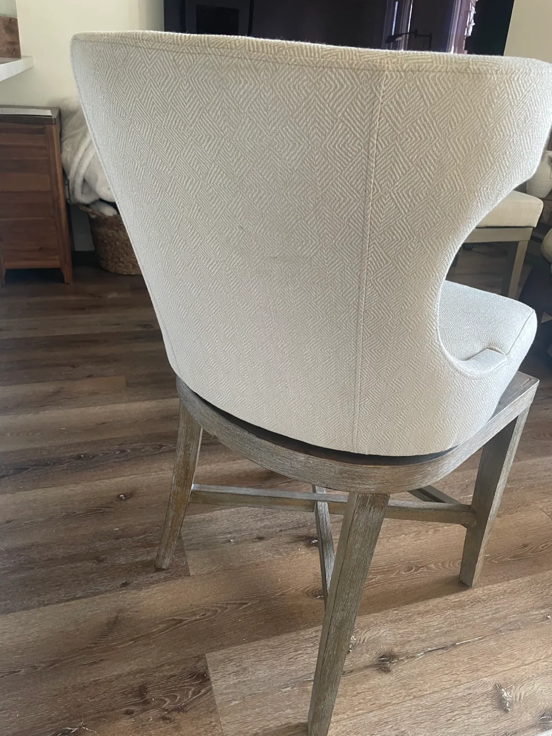 Set of 3 Bar Stools image indicator(2)