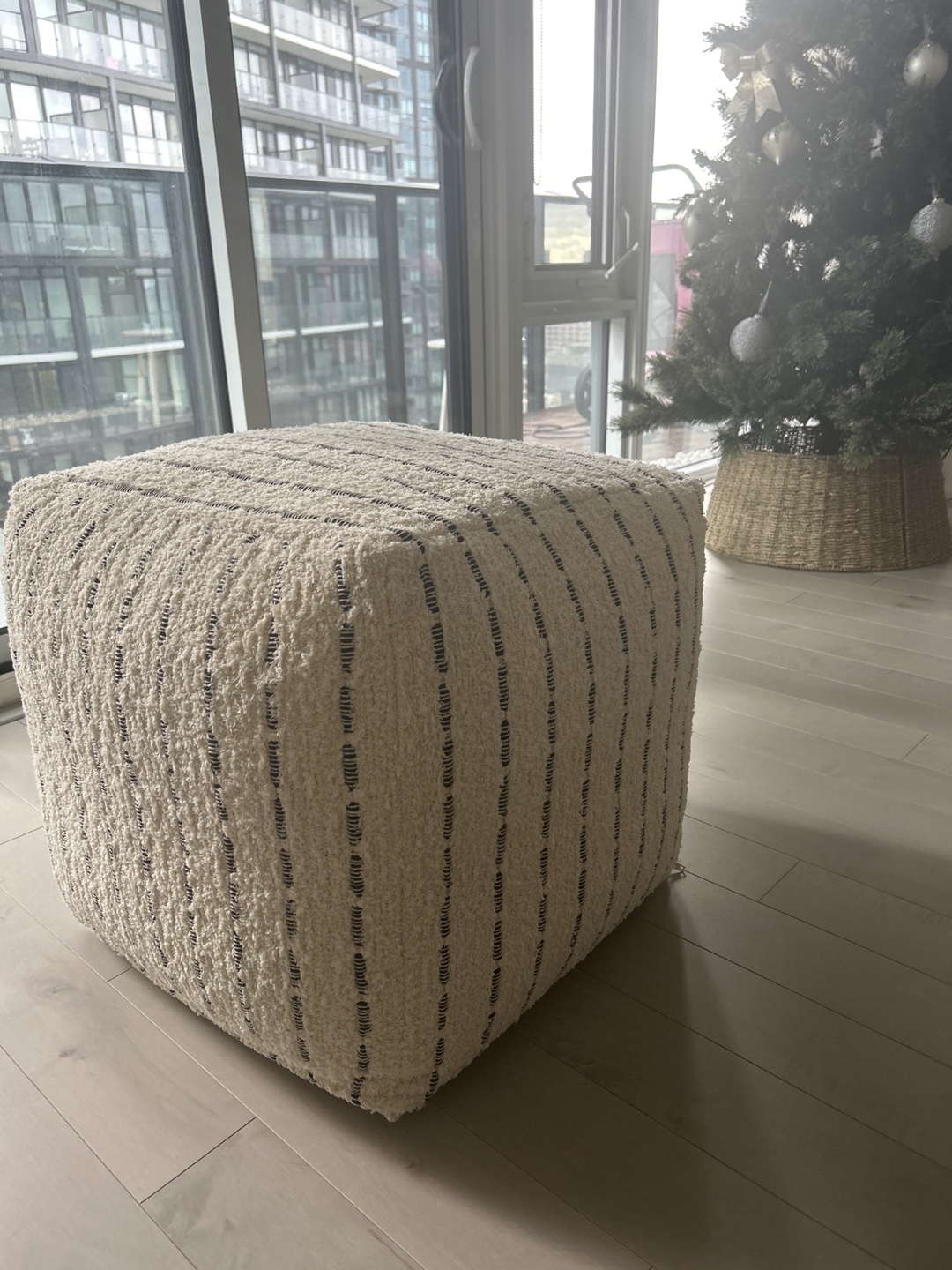 Antidote Co. Boucle Pouf - photo 2