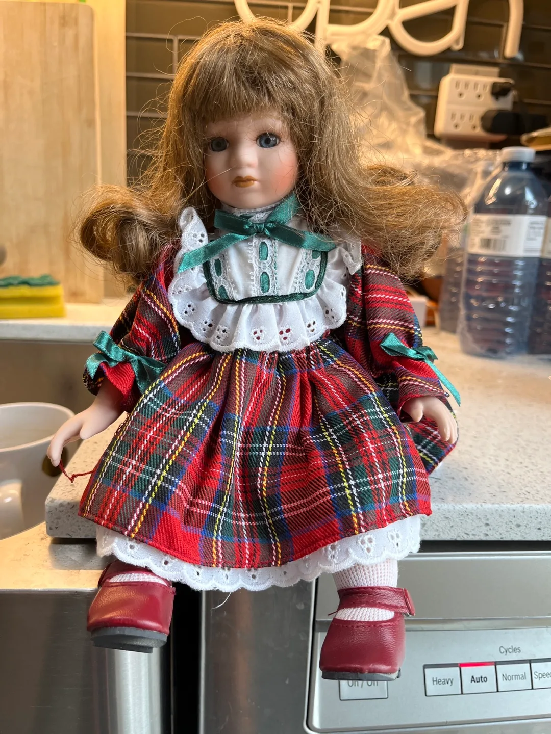 Leonardo Collection Porcelain Doll image indicator(4)