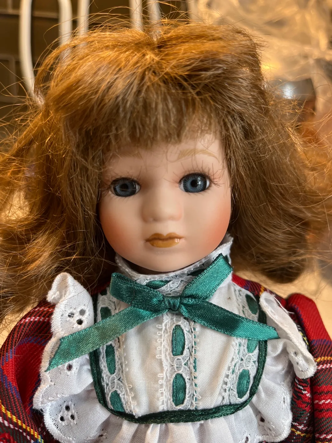 Leonardo Collection Porcelain Doll image indicator(2)