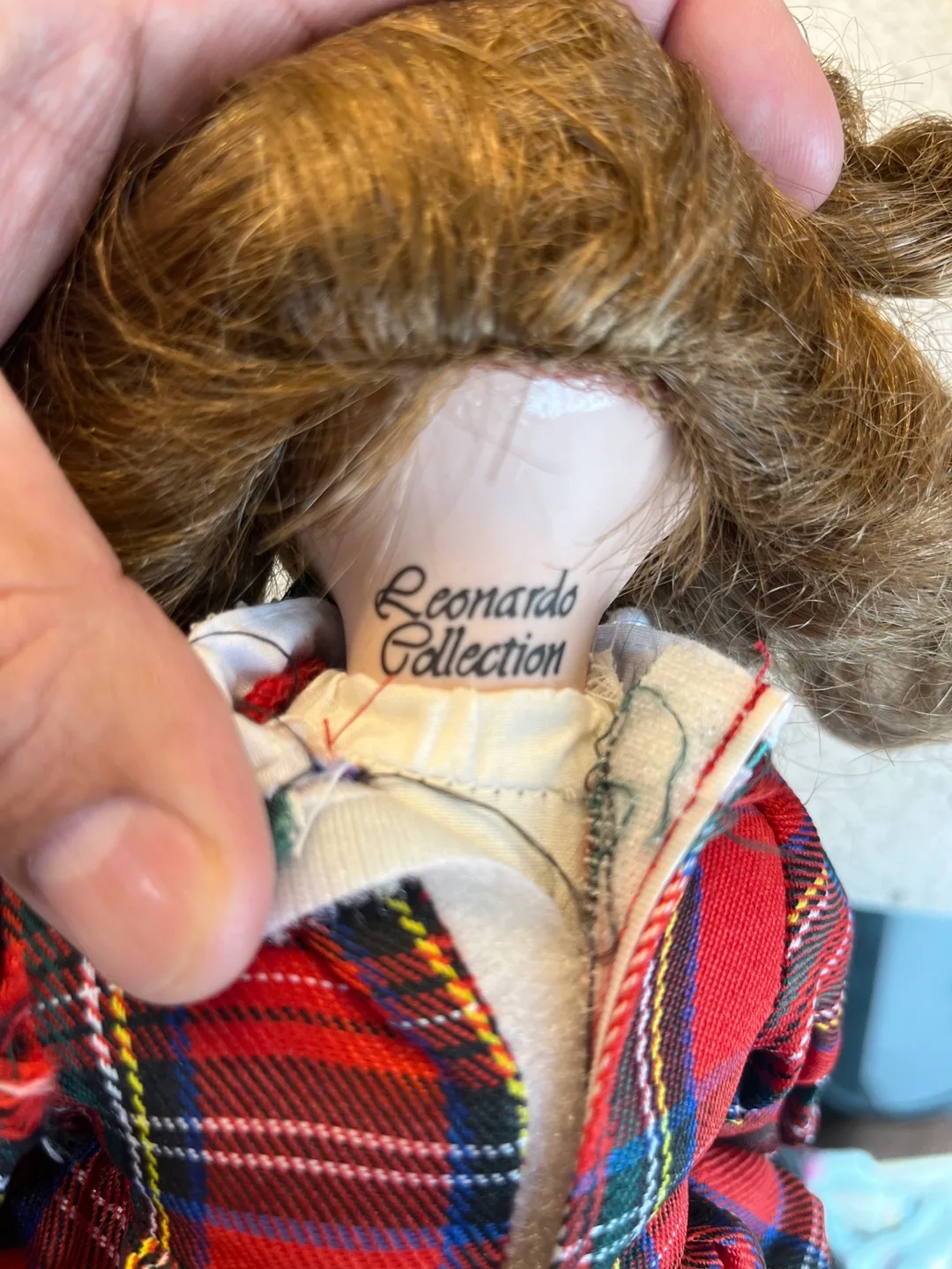 Leonardo Collection Porcelain Doll image indicator(3)