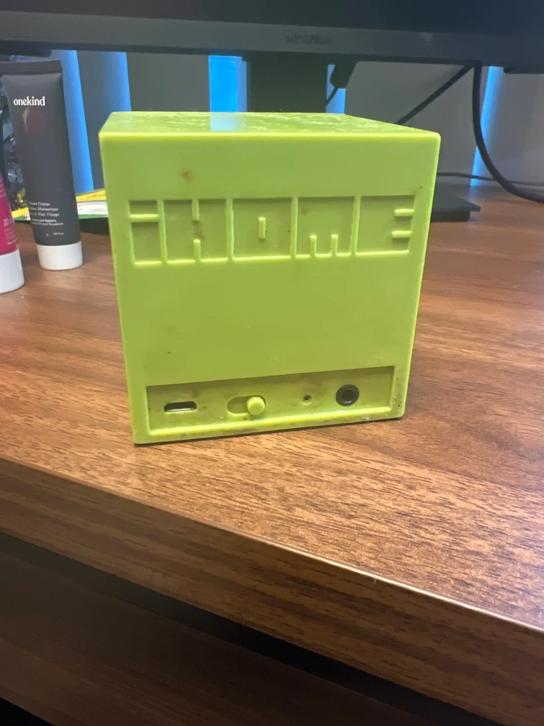 IHome Portable CUBE  Speaker image indicator(2)