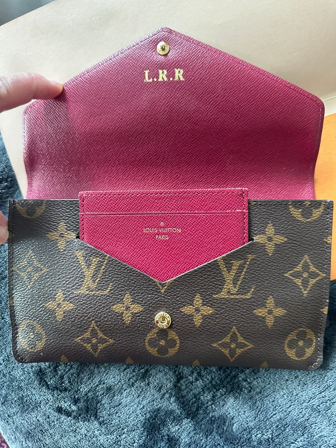 Authentic Louis Vuitton Card Holder image indicator(7)