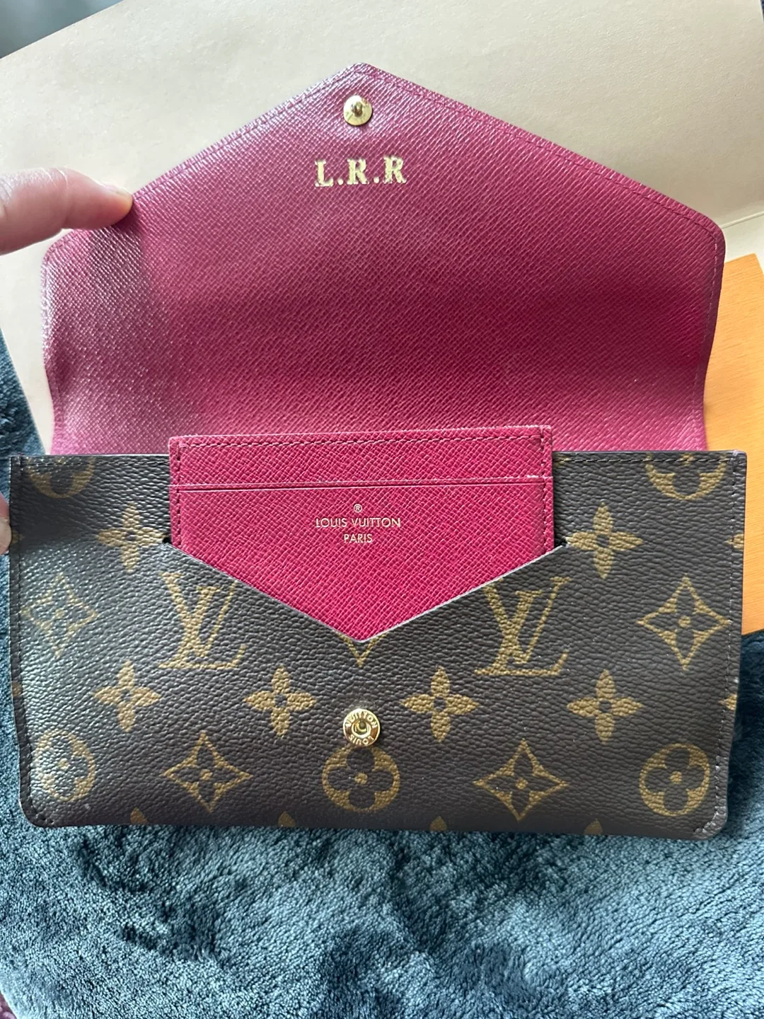 Authentic Louis Vuitton Card Holder image indicator(8)