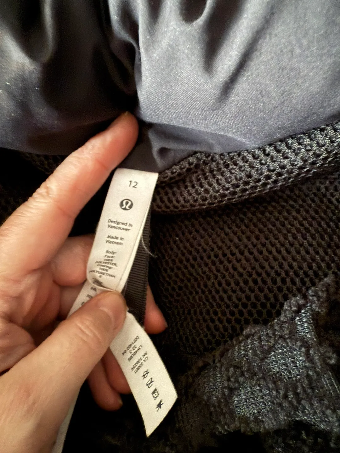 Lululemon Down Coat image indicator(6)