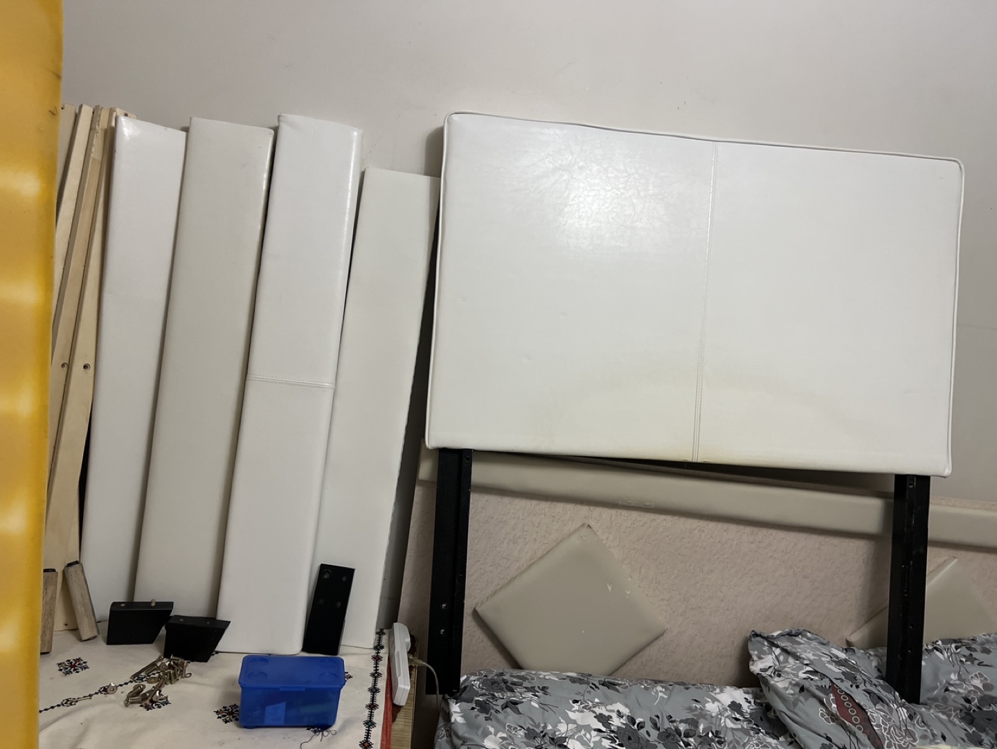 Single bed frame with foam mattress - photo 5