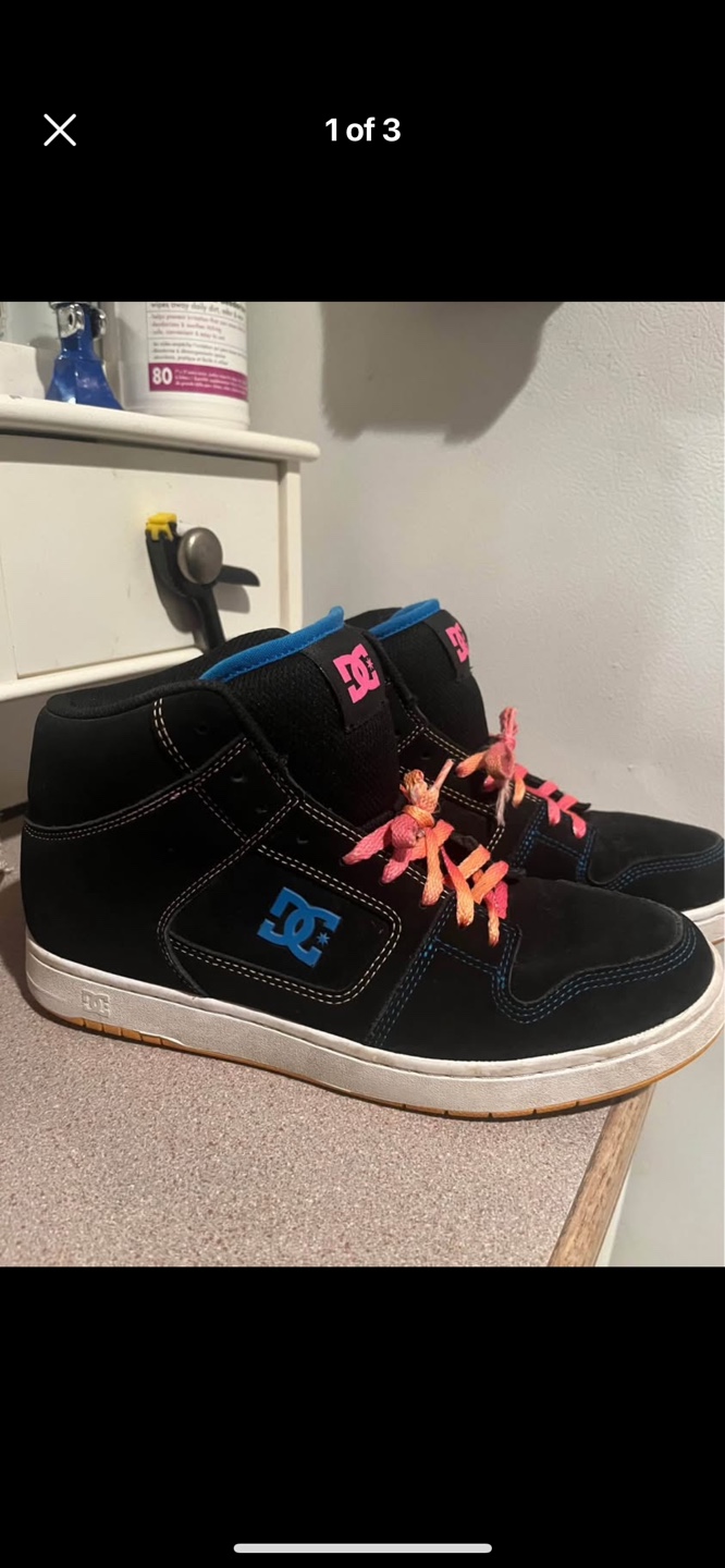 DC Shoes - Black and Blue Mid-Top Sneakers