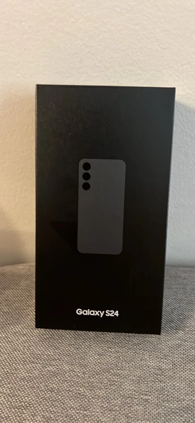 Samsung Galaxy S24 Box image indicator(3)