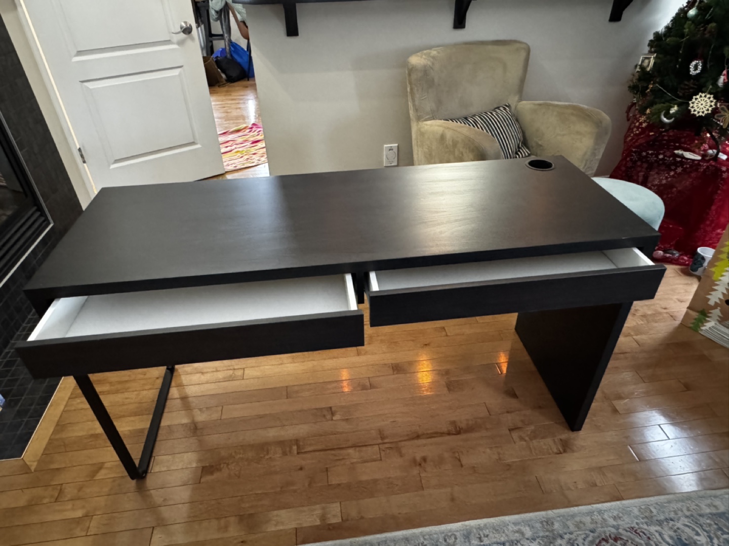 Micke IKEA desk with 2 drawers - photo 2