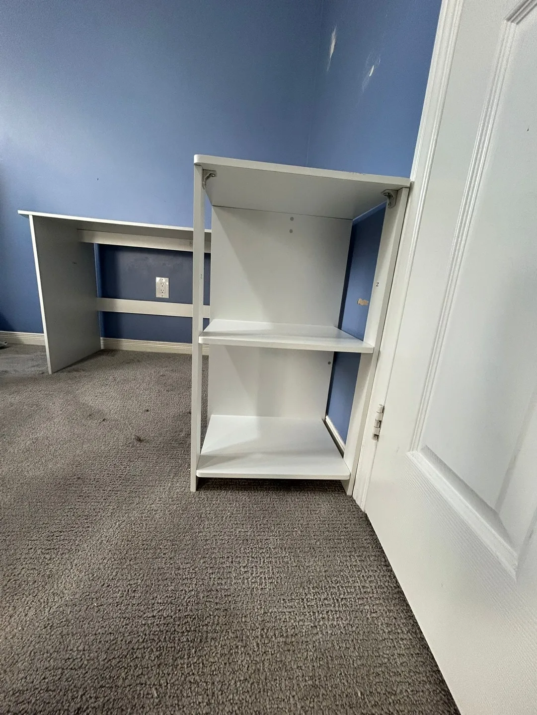 White Corner Desk image indicator(3)