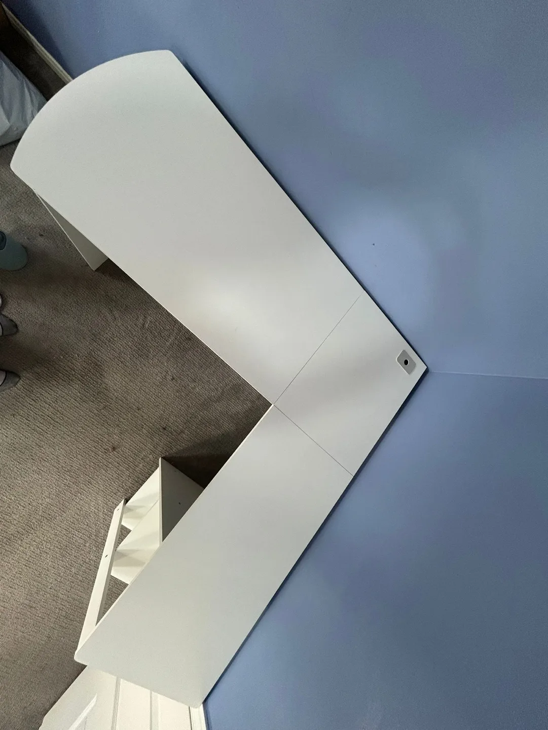 White Corner Desk image indicator(4)