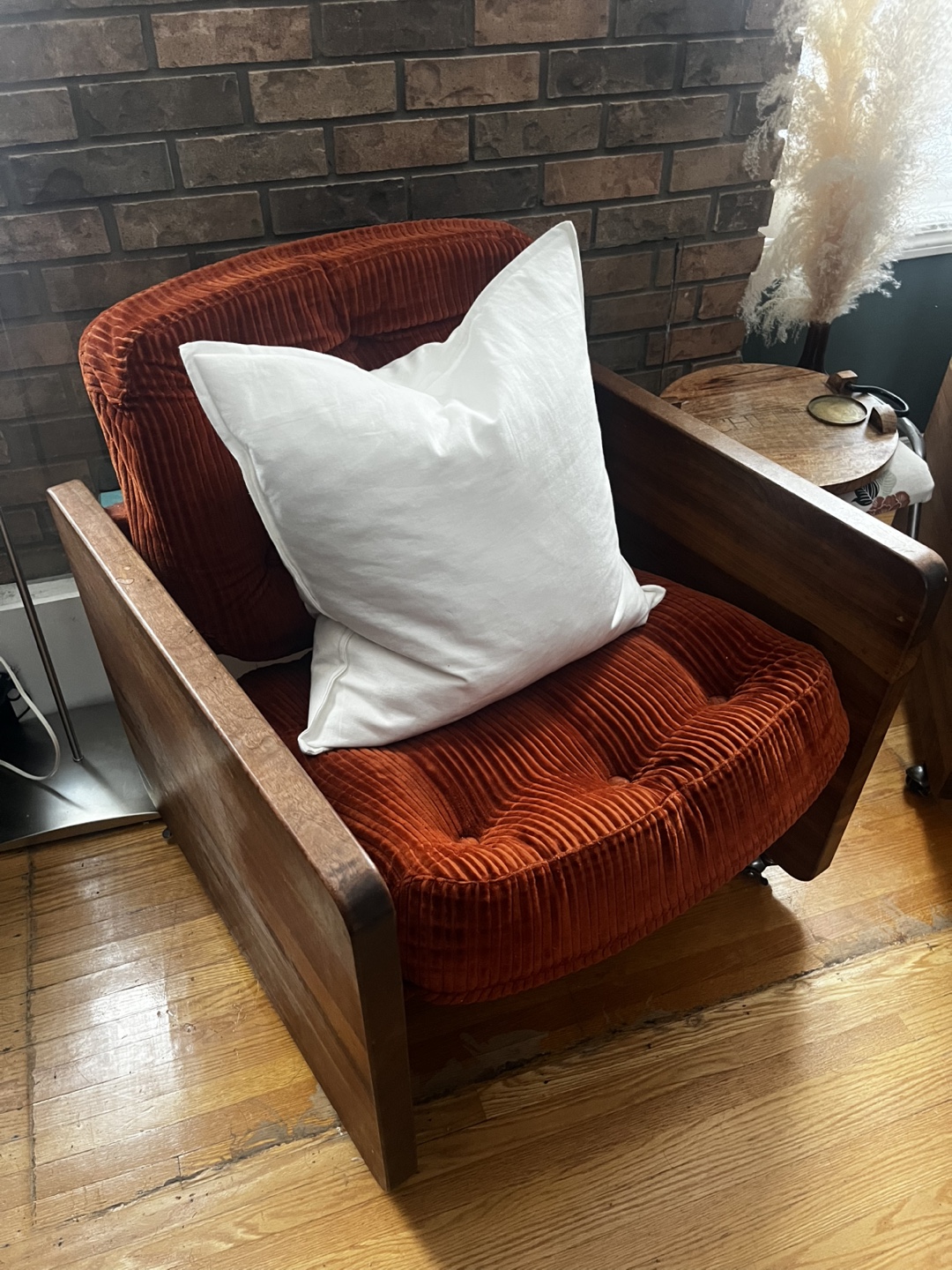 Pair of Vintage Mid-Century Modern Armchairs - photo 2