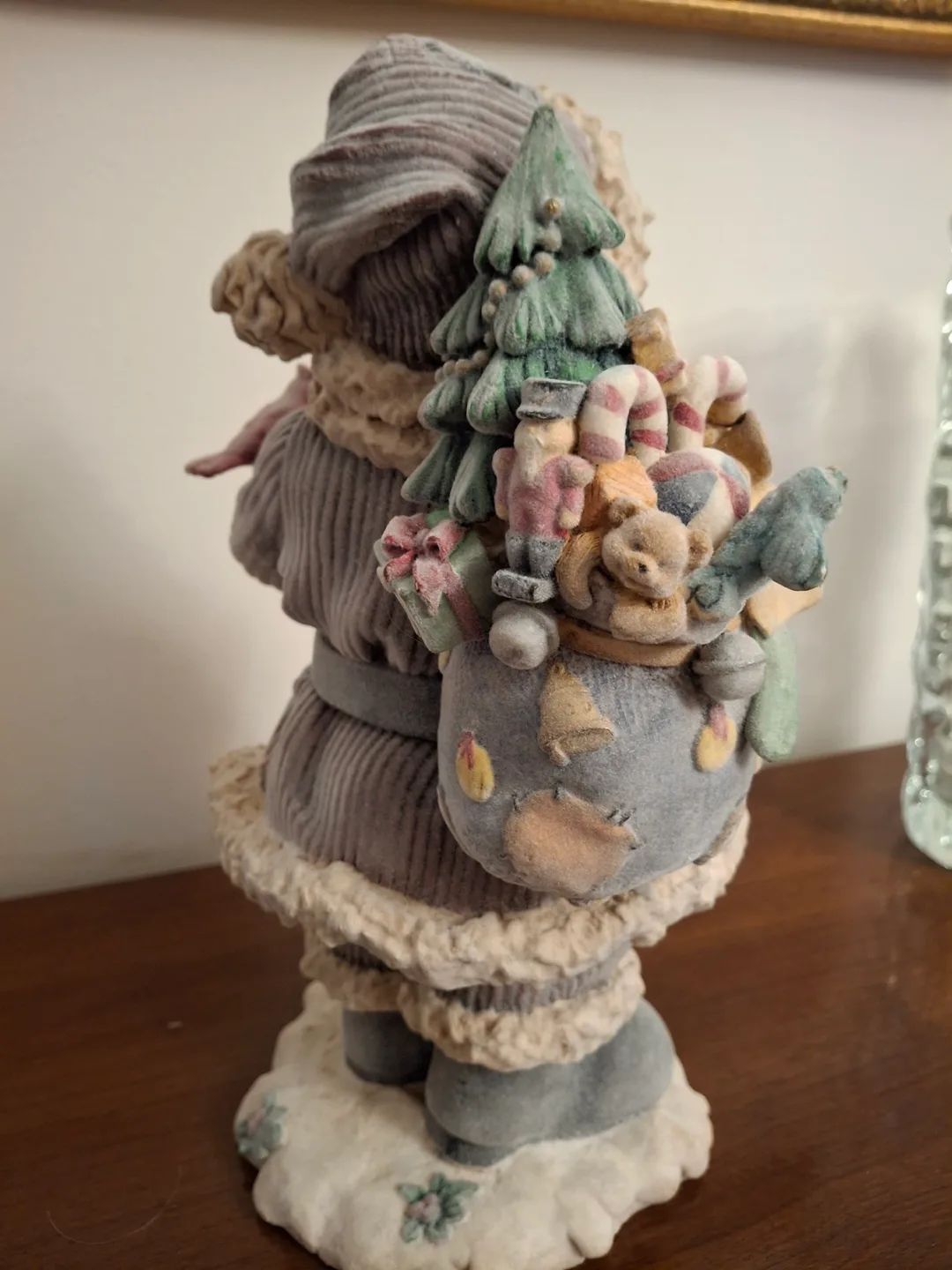 Santa figurine with bag of toys image indicator(3)