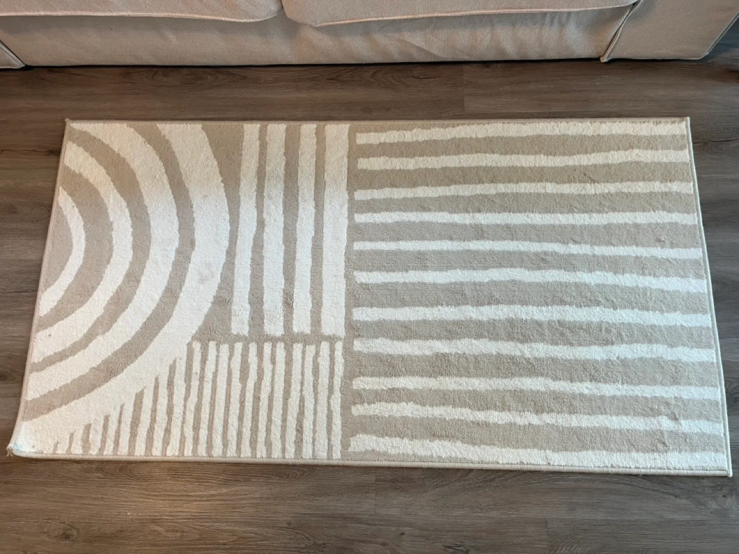 Modern Rug image indicator(2)