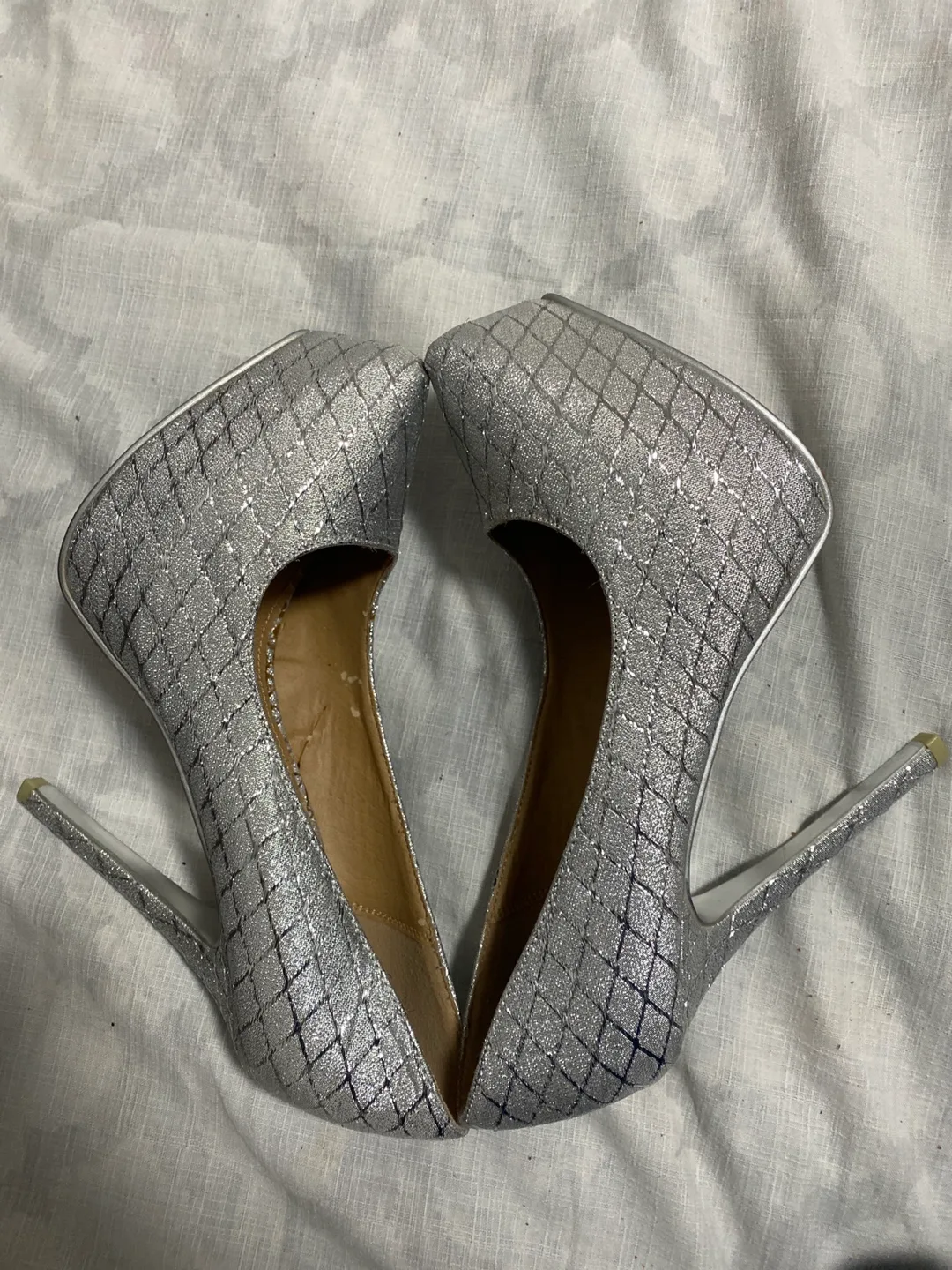 Silver Glitter Platform Heels image indicator(4)