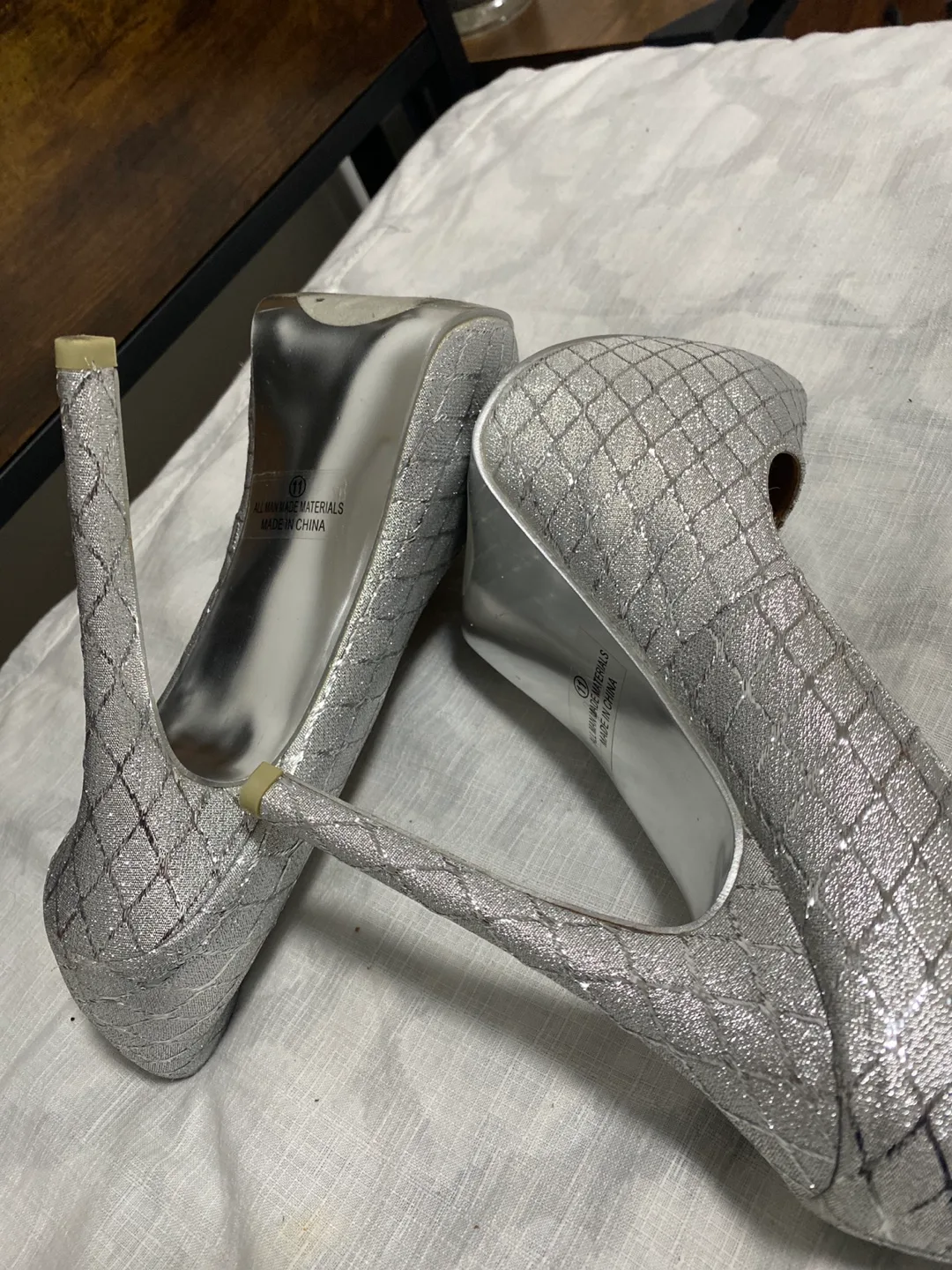 Silver Glitter Platform Heels image indicator(5)