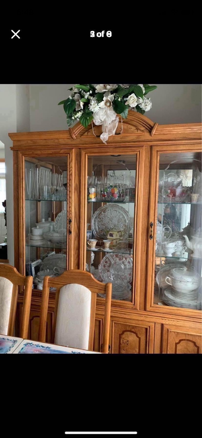 Solid Oak wood dining table set with hutch - photo 2