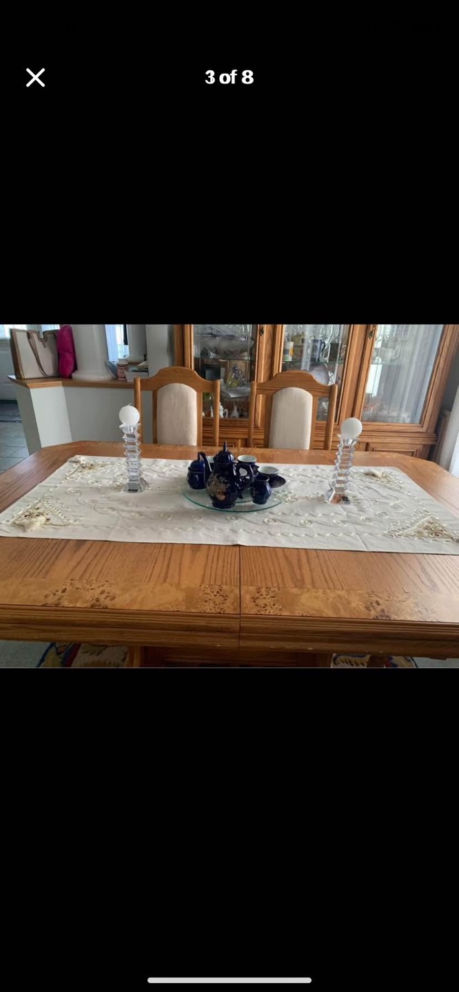 Solid Oak wood dining table set with hutch - photo 3