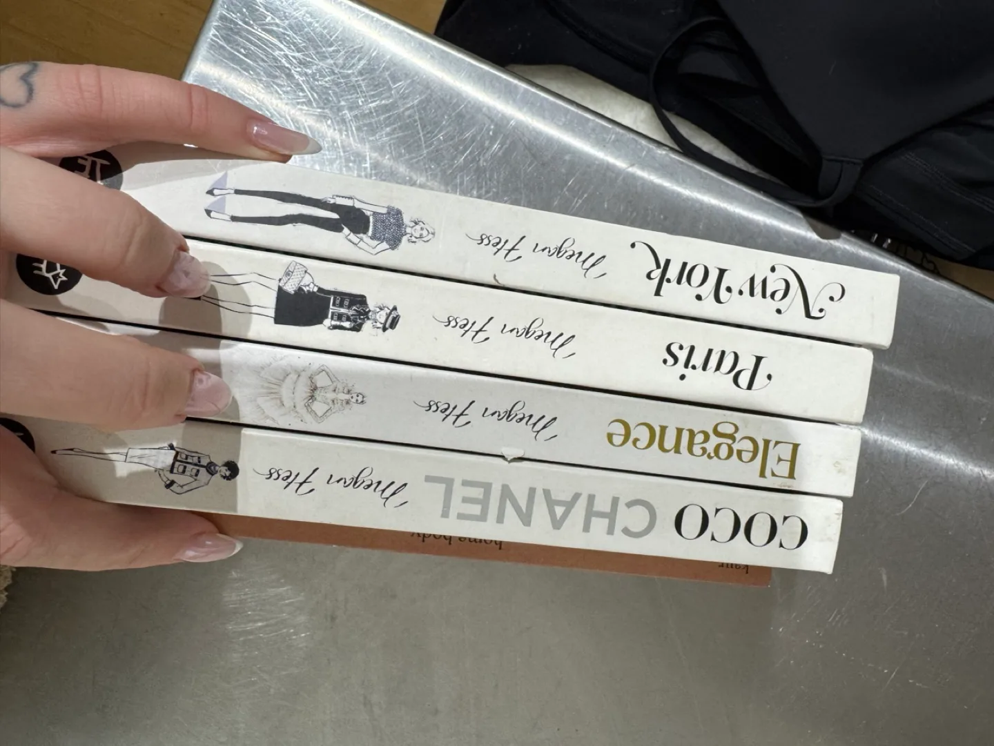 Home decor and fashion book bundle image indicator(4)