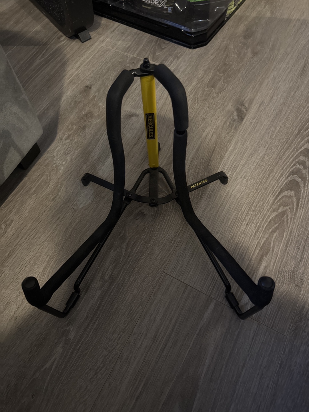 Hercules Guitar Stand