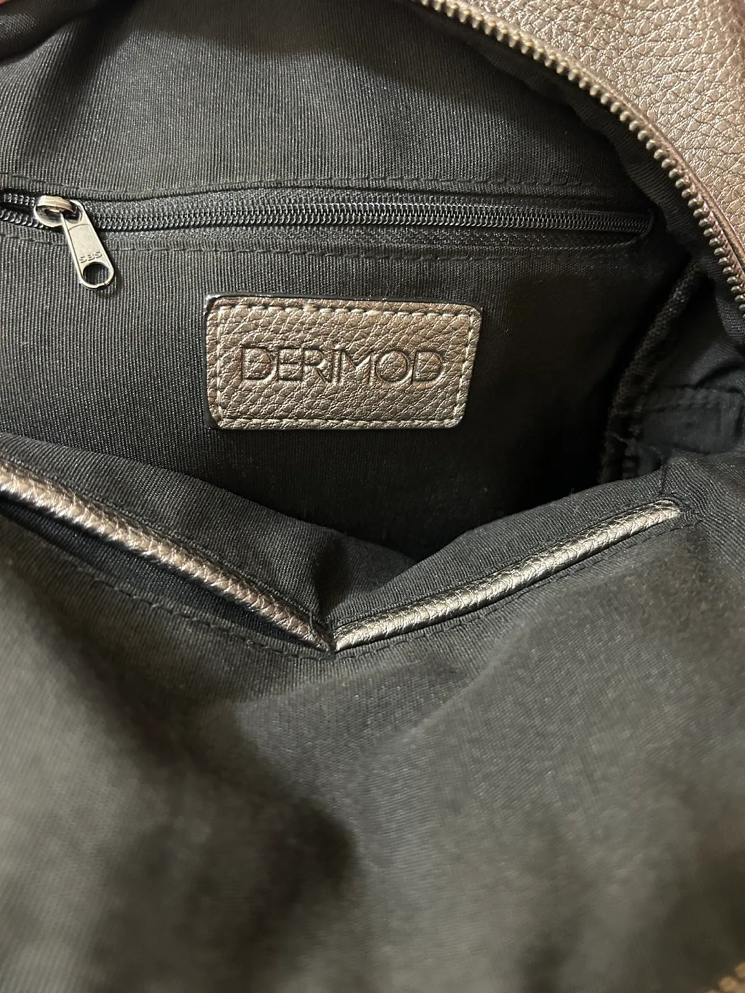 Small Leather Backpack image indicator(3)