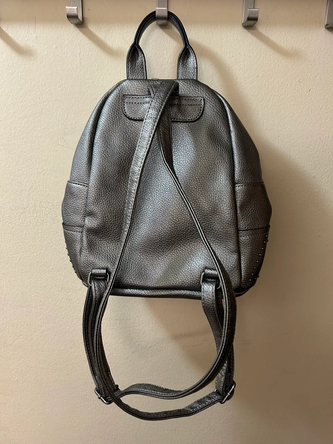 Small Leather Backpack image indicator(2)