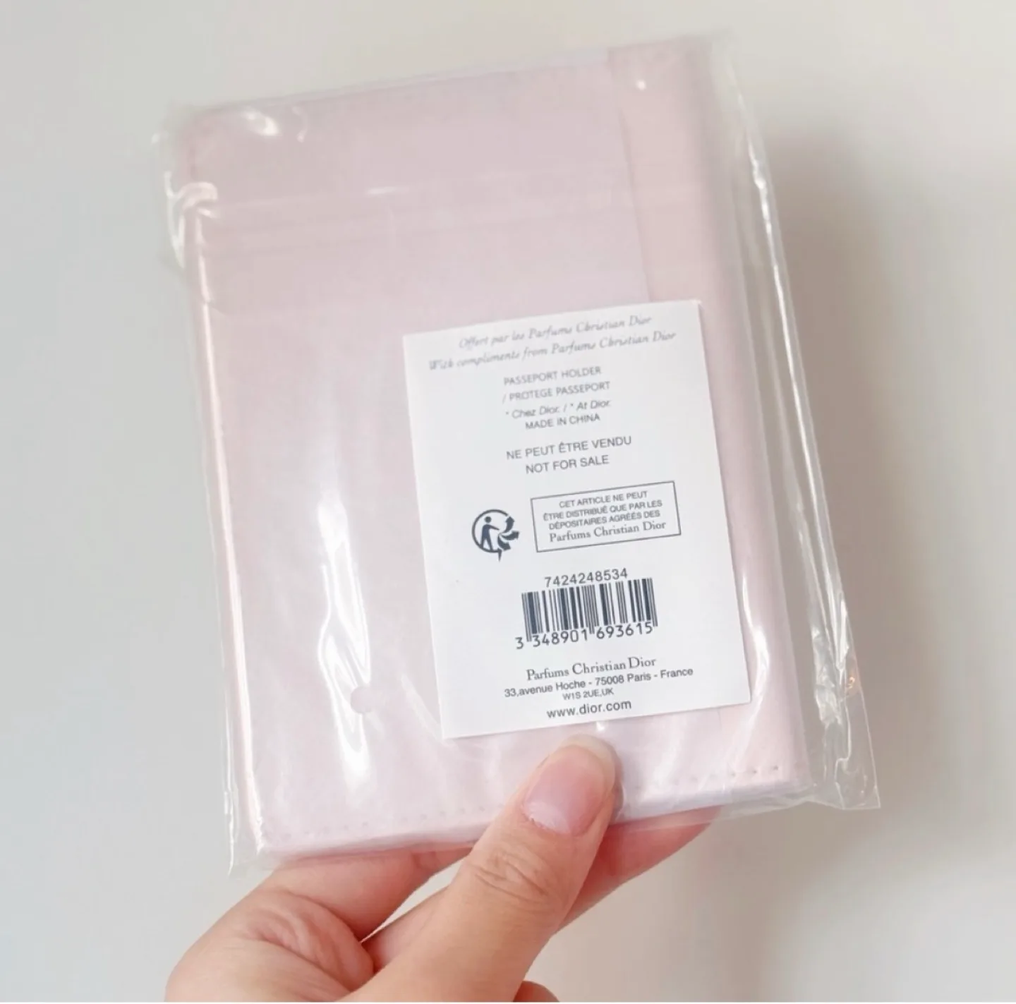 Christian Dior Beauty  Passport Holder image indicator(4)