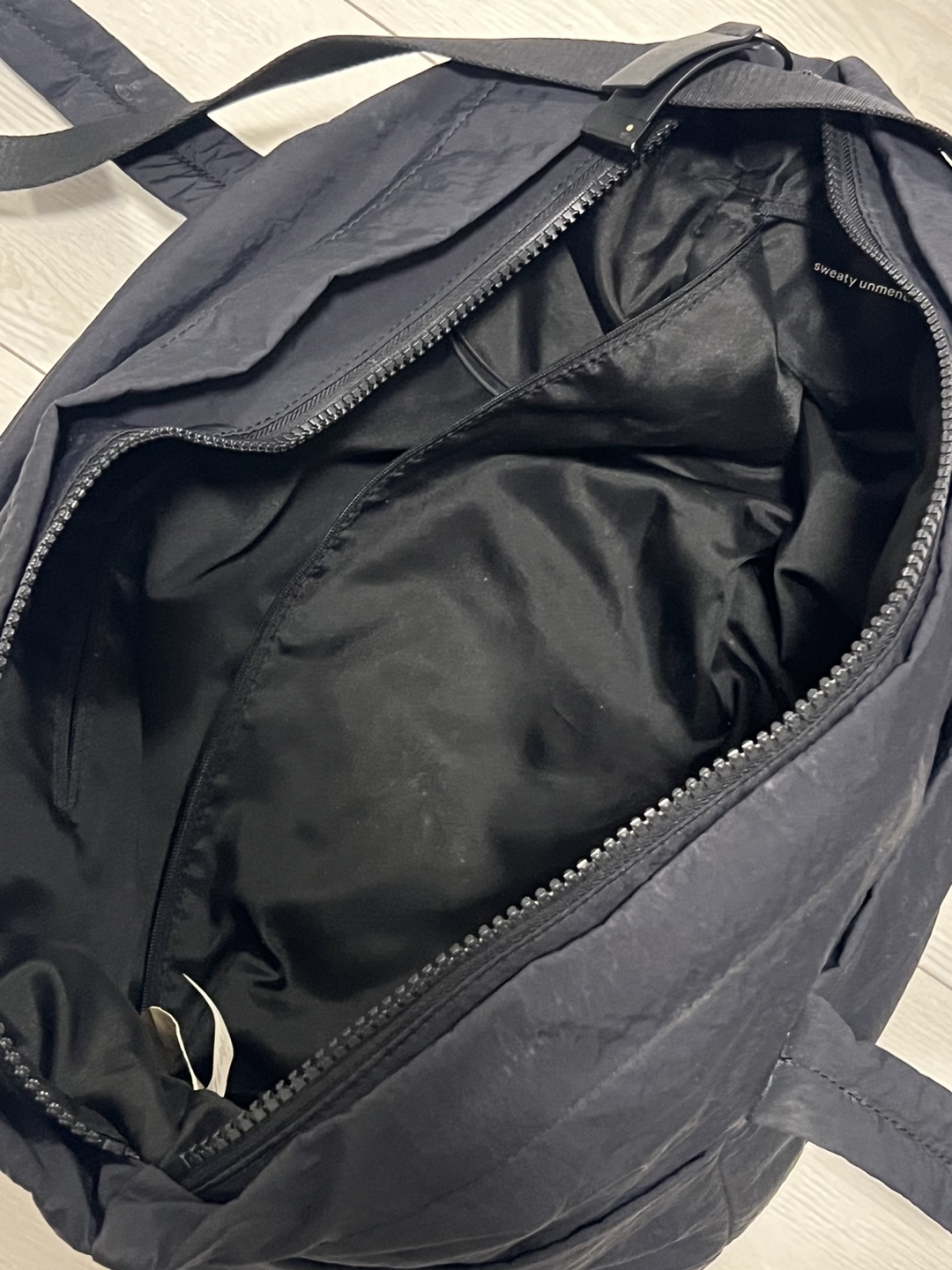 Lululemon All Black on my level duffel bag - photo 3