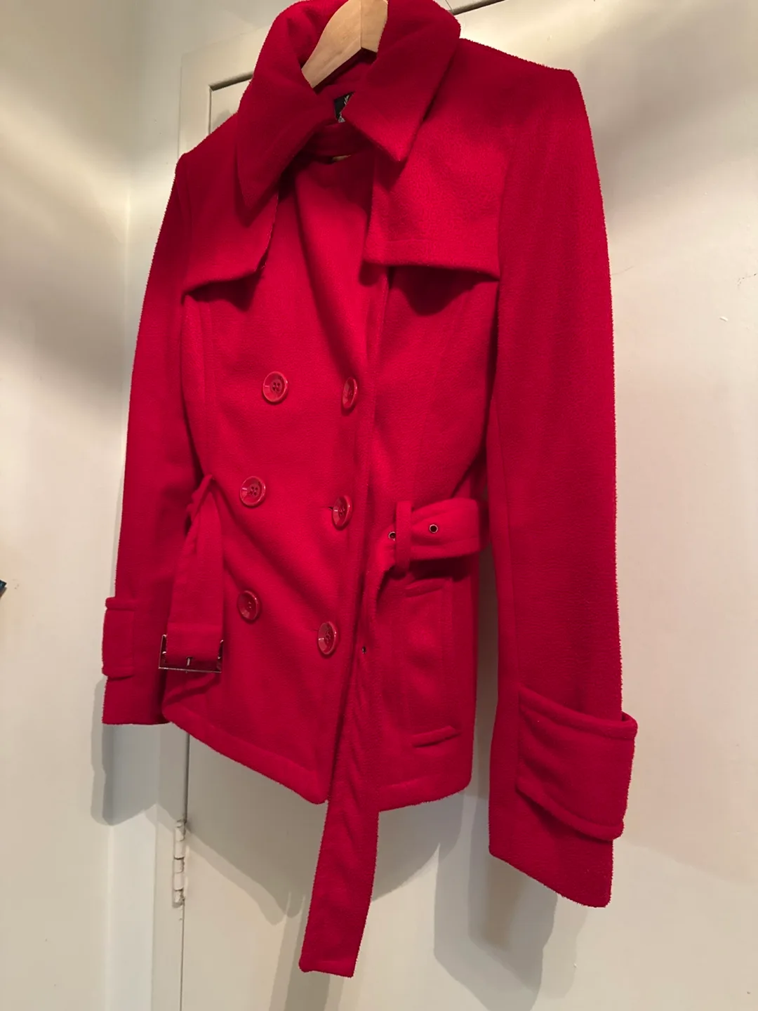 Studio SI red jacket image indicator(4)