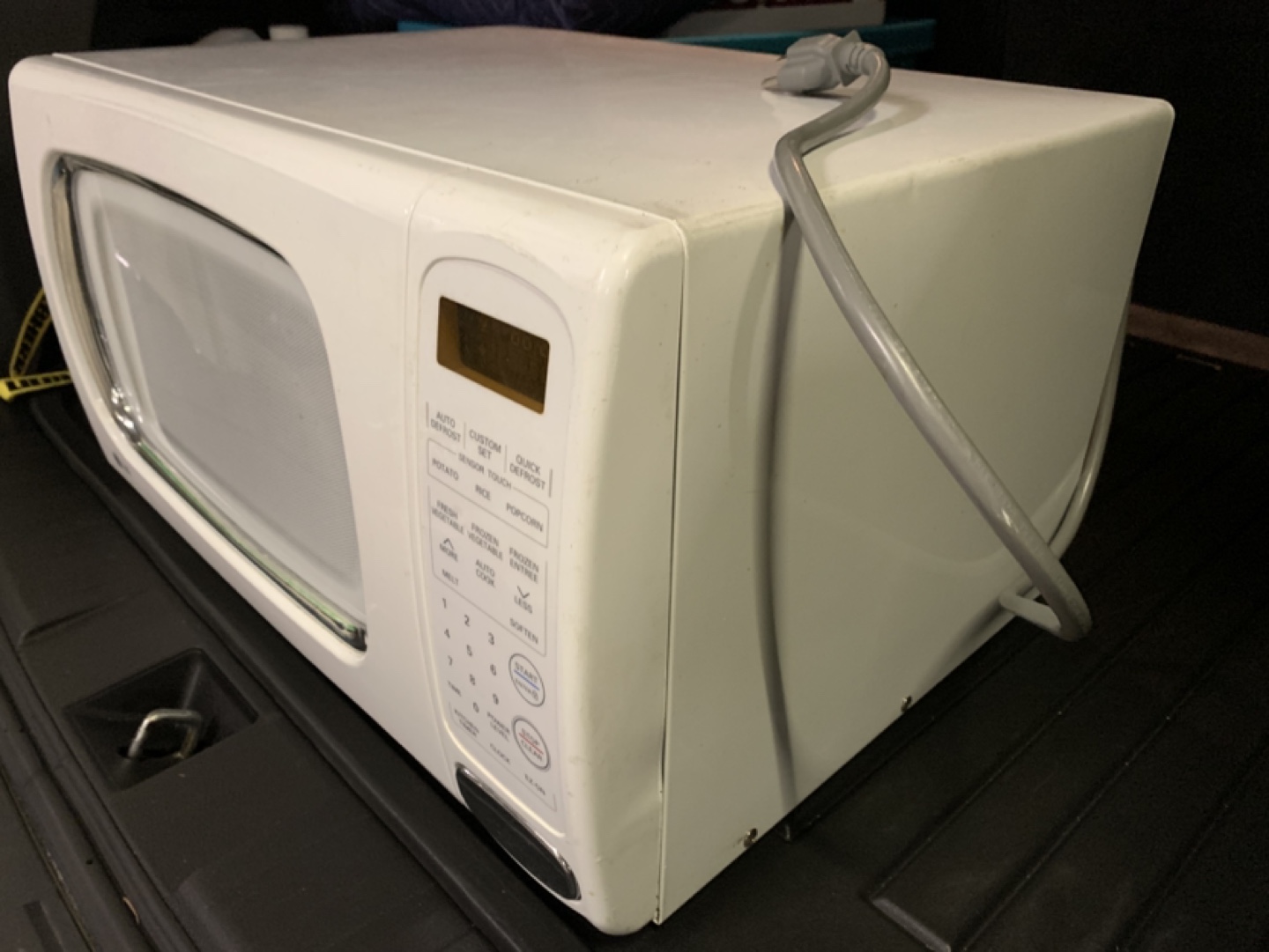 LG Microwave Oven - photo 3