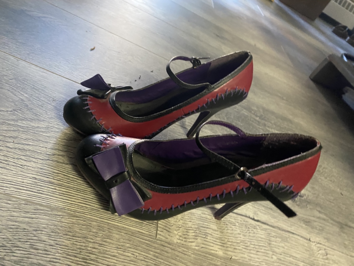 Black and Red High Heel Shoes with Purple Bows - photo 2