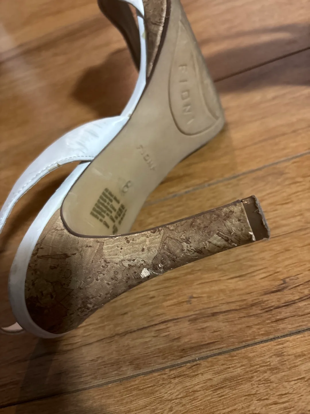 💚White Slingback Heels image indicator(4)