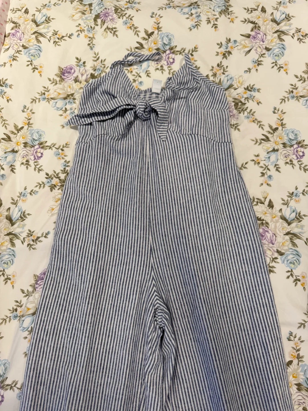 Bundle of branded clothes, $10 each or $20 for all 3 image indicator(7)