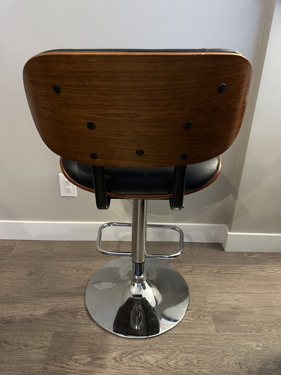 Set of 4 Bar Stools - $50 for all - photo 2
