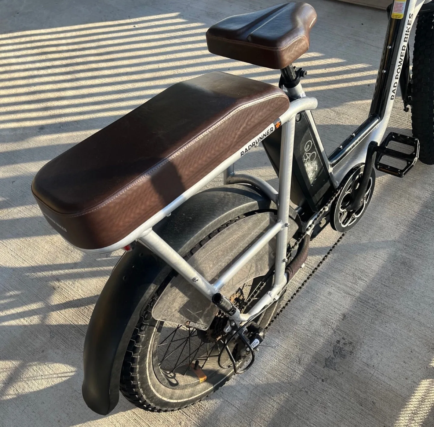 Rad Power Bikes RadRunner Plus Electric Utility Ebike image indicator(2)