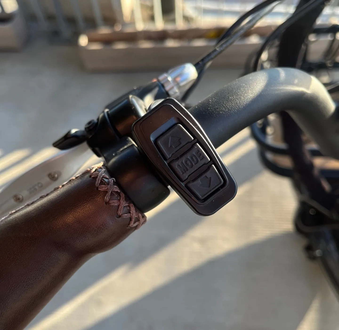 Rad Power Bikes RadRunner Plus Electric Utility Ebike image indicator(7)