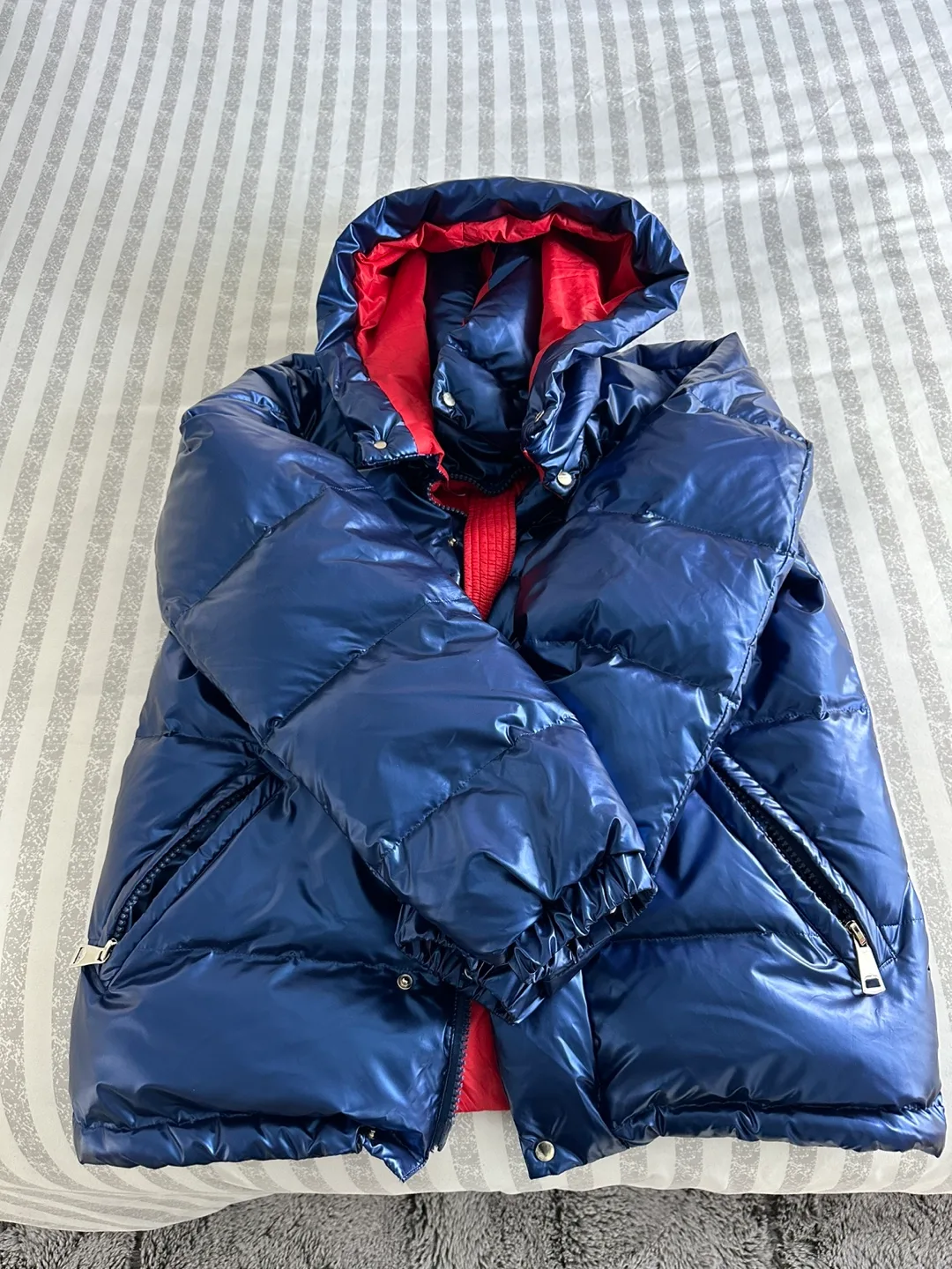 Unisex Blue and Red Down Puffer Jacket image indicator(2)